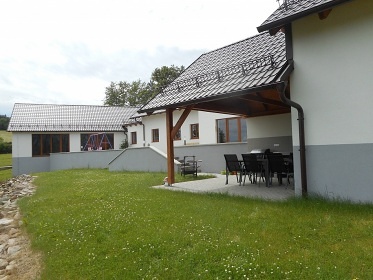 Chalupa s bazénem - Šumava - hrad Kašperk