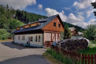Chalupa koupací sud a sauna - cyklostezka Bečva
