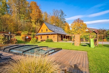 Roubenka baz�n a d�tsk� h�i�t� - Kouty nad Desnou