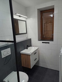 Chalupa s baz�nem - Jizersk� hory a Krkono�e