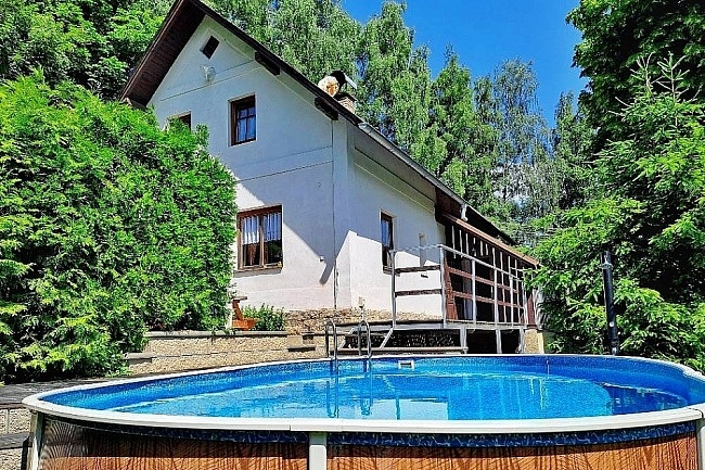 Chalupa s bazénem - Jizerské hory - Sklenařice