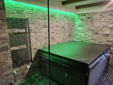 Chalupa s baz�nem - Jizersk� hory - Zlat� Ole�nice