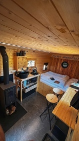 Maringotka u potoka Pulpit - glamping Hudice