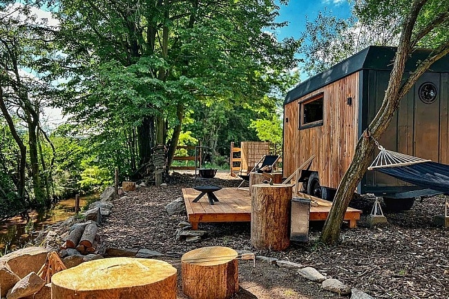Maringotka u potoka Pulpit - glamping Hudice