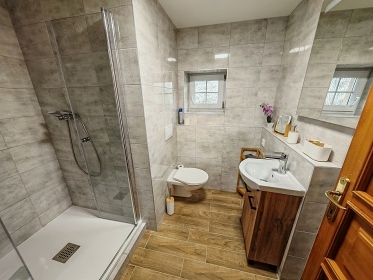 Chalupa s kryt�m baz�nem - ���rsk� Vrchy