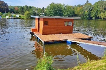 Glamping Hausbot na Vltav� - Hrad Zv�kov a Orl�k