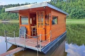 Glamping Hausbot na Vltav� - Hrad Zv�kov a Orl�k