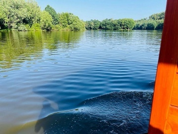 Glamping Hausbot na Vltav� - Hrad Zv�kov a Orl�k