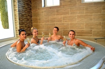 Centrum Slezská Harta - wellness Razová