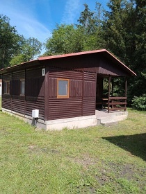 Chaty s bazénem - zámek Loučeň - Nymbursko
