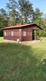 Chaty s bazénem - zámek Loučeň - Nymbursko