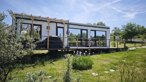 Glamping se saunou a baz�nem - Velk� T�nec