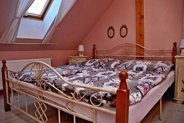 Jiho�esk� chalupa s baz�nem - Hrad Land�tejn