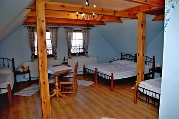 Jiho�esk� chalupa s baz�nem - Hrad Land�tejn