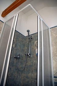 Jiho�esk� chalupa s baz�nem - Hrad Land�tejn