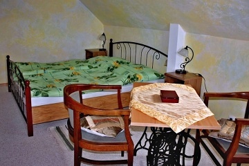 Jiho�esk� chalupa s baz�nem - Hrad Land�tejn