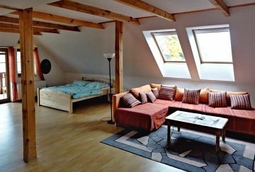 Jiho�esk� chalupa s baz�nem - Hrad Land�tejn