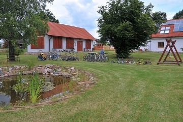 Jiho�esk� chalupa s baz�nem - Hrad Land�tejn