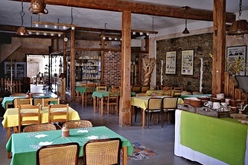 Jiho�esk� chalupa s baz�nem - Hrad Land�tejn