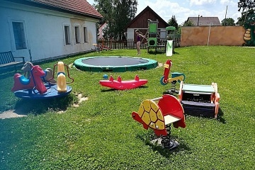 Jiho�esk� chalupa s baz�nem - Hrad Land�tejn