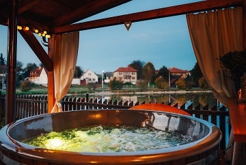 Chalupa bazn a wellness - Vysoina - Perntejn