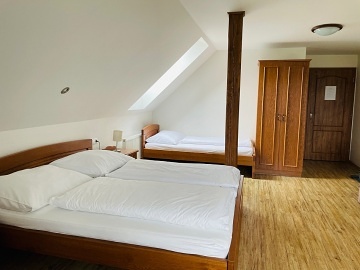 Chalupa na Blatin�ch - CHKO ���rsk� vrchy