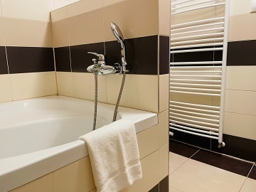 Chalupa na Blatin�ch - CHKO ���rsk� vrchy