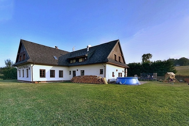 Chalupa na Blatin�ch - CHKO ���rsk� vrchy