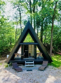 Chata a rybaen - Glamping u rybnka Tebosko