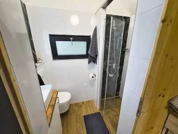 Glamping Lu�ick� hory - Tiny house Pansk� sk�la