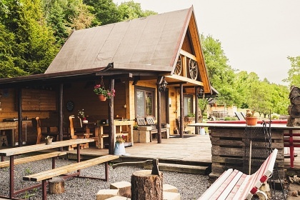 Chata a koupac� sud - glamping samota - Zl�nsko