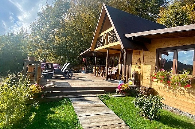 Chata a koupací sud - glamping samota - Zlínsko