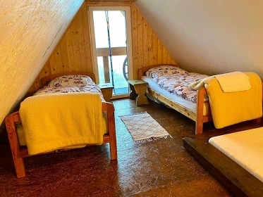 Chata a koupac� sud - glamping samota - Zl�nsko