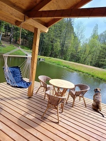 Glamping �esk� r�j - chata na rybn��ku - hrad Pecka