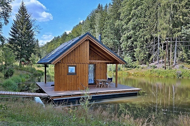 Chata Na vod - Glamping esk rj - hrad Pecka