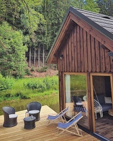 Glamping �esk� r�j - povolen� rybolov - hrad Pecka