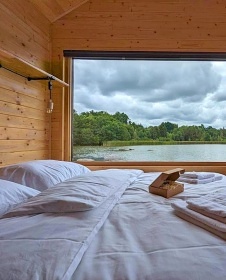 Plovoucí Chata Ferdinand - Glamping - Chobot