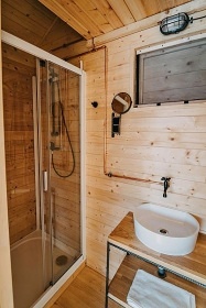Plovoucí Chata Ferdinand - Glamping - Chobot