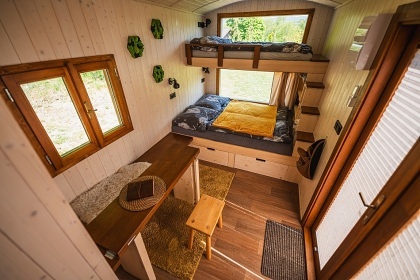 Glamping Podještědí - maringotka výhled na Ještěd