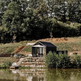 Glamping osada - chaty Hýskov - Křivoklát