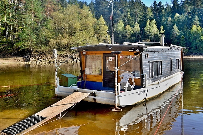 Hausbot na Orlick� p�ehrad� - Orl�k nad Vltavou