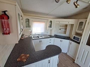 Dv� chaty u Novoml�nsk� vodn� n�dr�e - P�lava