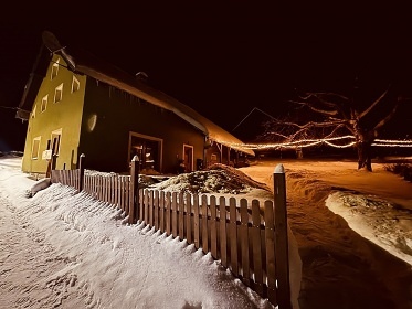 Chalupa baz�n a koupac� sud - Kralick� Sn�n�k