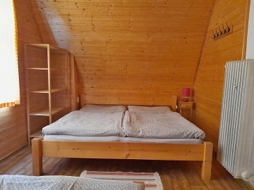 Chata a koupac sud na pat Lys hory - Beskydy