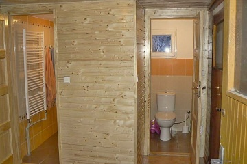 Chata a koupac sud na pat Lys hory - Beskydy