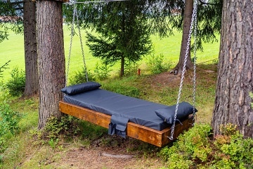 Roubená chata s výhledem na Radhošť - Beskydy