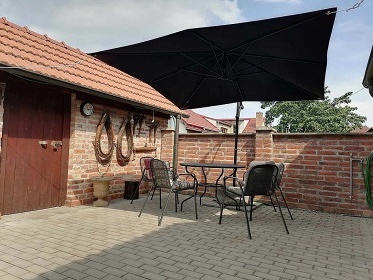 Chalupa s baz�nem �esk� r�j - Prachovsk� sk�ly