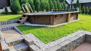 Chata terasa a baz�n - P��rodn� rezervace Rejv�z