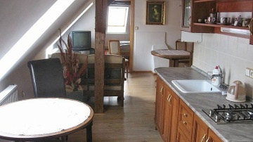 Chalupa s baz�nem - a v�hledem na Such� vrch