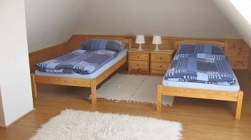 Chalupa s baznem - s vhledem na Such vrch